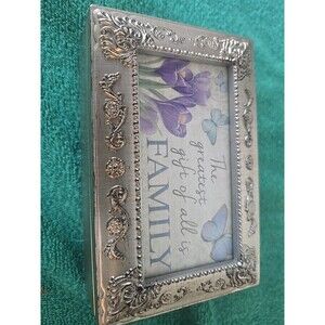 Carson Home Accents music box "The Greatest Gift Of All Is Family"
